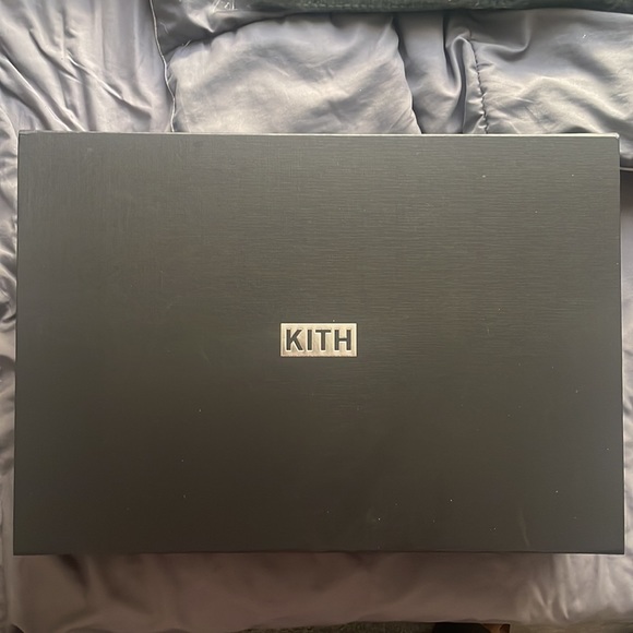 Kith x BMW 2022 Cardigan - Picture 3 of 4